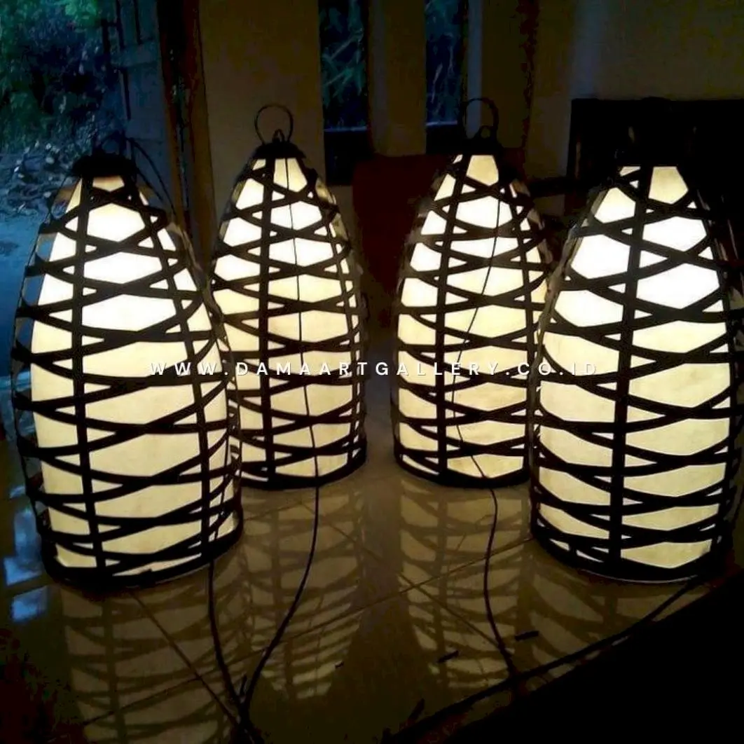 Lampu Tabung Anyaman dan Ukir Tembaga Kuningan